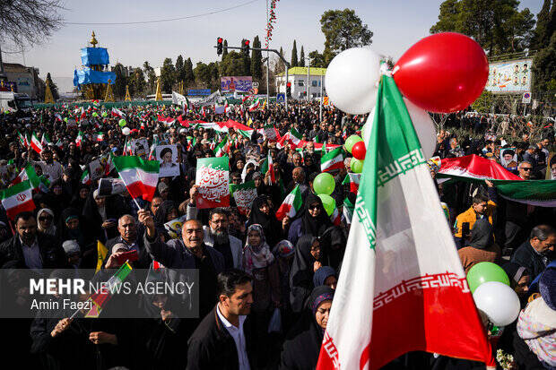 ملت ایران در سالی سخت طومار دشمن را پیچیدند! روایت حضور گنجشک‌های آتش ابراهیم در برابر نمرود