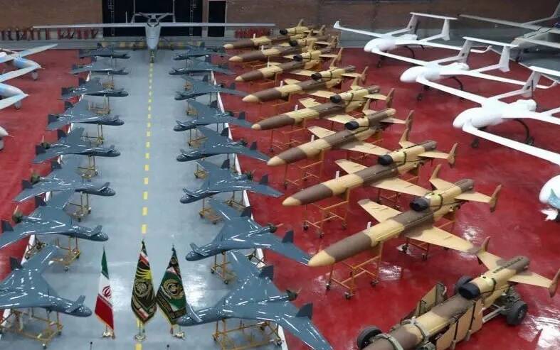 شگفتی کارشناسان از پروازهای شبانه پرنده ایرانی در آبهای جنوب/ شبحی به نام «پهپاد کمیل» بر فراز ناوگان دریایی ترامپ!